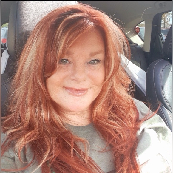 Meet your Posher, Sharon - Picture 2 of 2